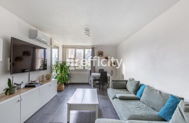 Appartement - 81 m² - 4 pièces