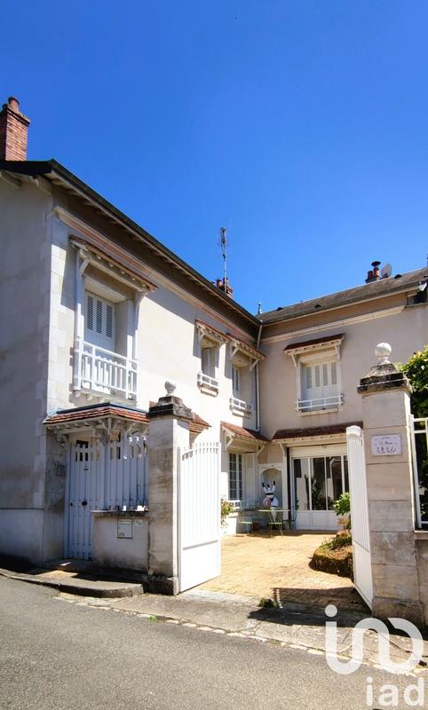 Maison - 270 m² - 9 pièces