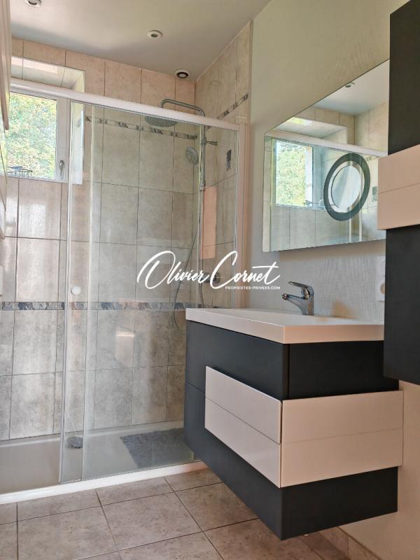 Maison - 298 m² - 11 pièces