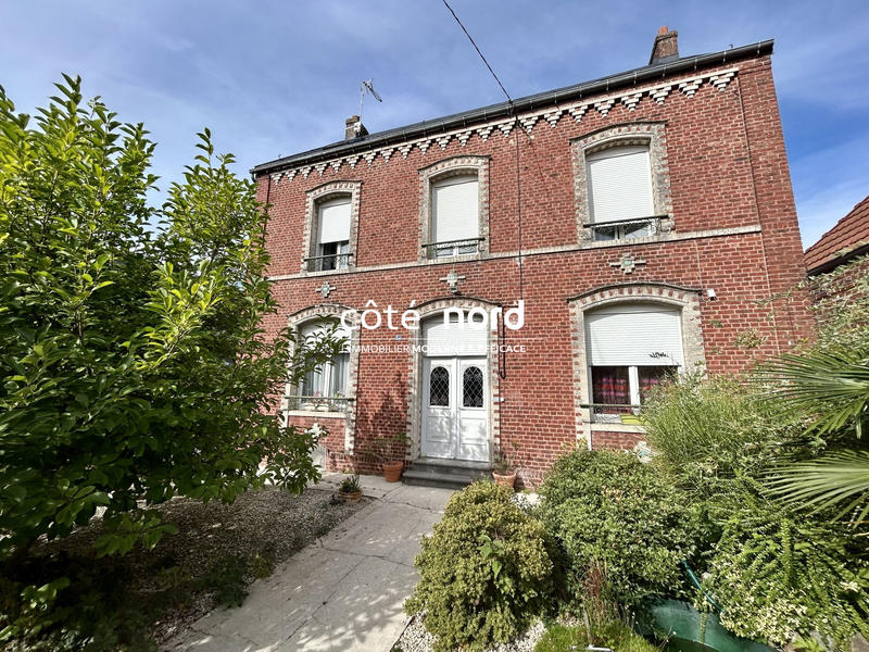 Maison - 200 m² - 9 pièces