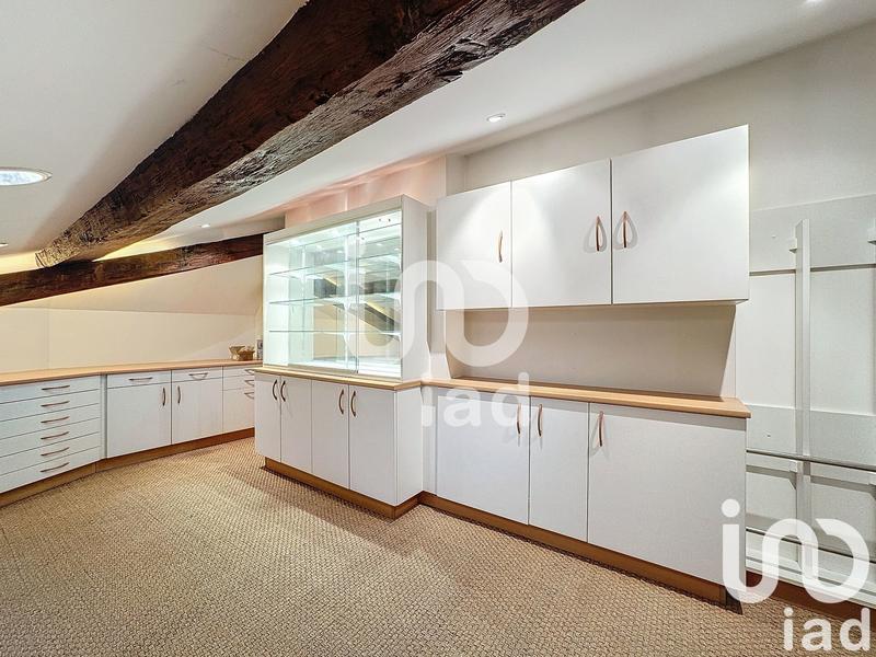 Maison - 238 m² - 8 pièces