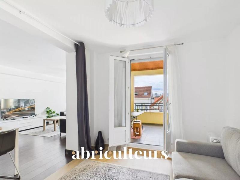 Appartement - 90 m² - 5 pièces