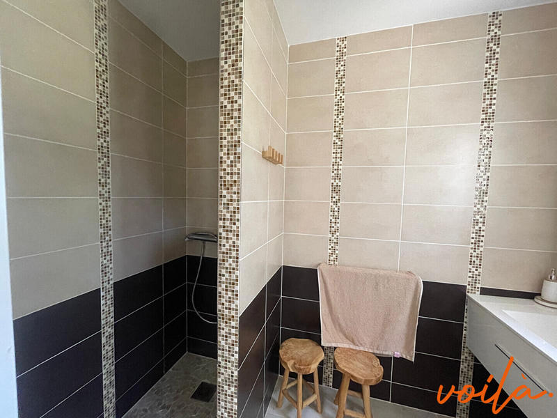 Maison - 310 m² - 9 pièces