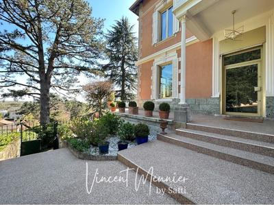 Maison de maîtres - 357 m² - 9 pièces