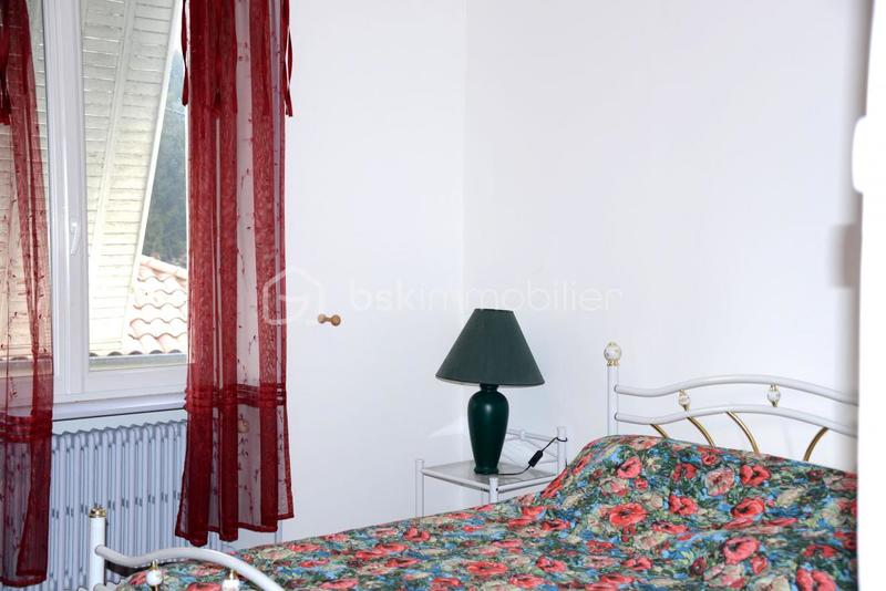 Maison - 206 m² - 6 pièces