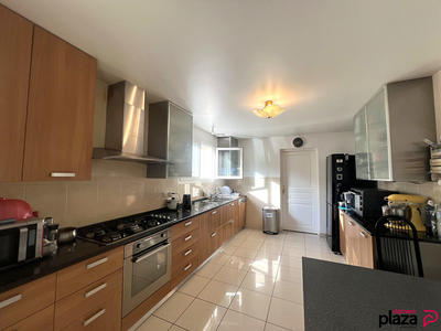 Maison - 226 m² - 7 pièces