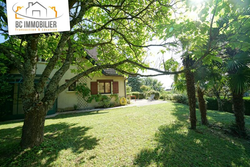 Maison traditionnelle - 184 m² - 7 pièces