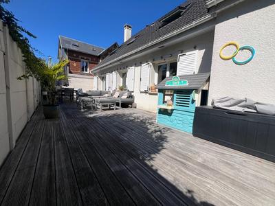 Maison - 93 m² - 5 pièces