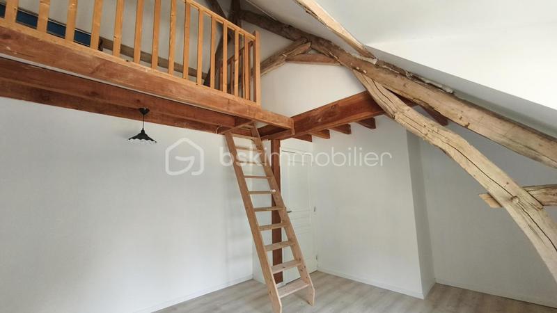 Propriété - 251 m² - 9 pièces