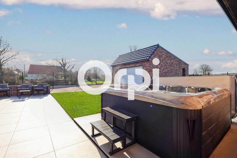 Maison - 230 m² - 6 pièces