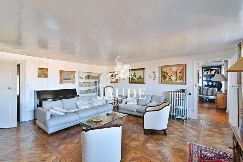 Appartement - 208 m² - 6 pièces