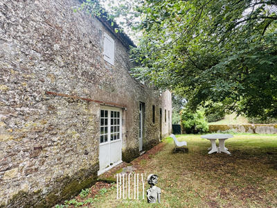 Maison - 482 m² - 11 pièces