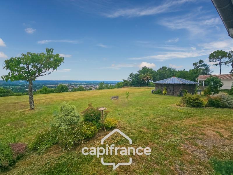 Maison - 235 m² - 7 pièces