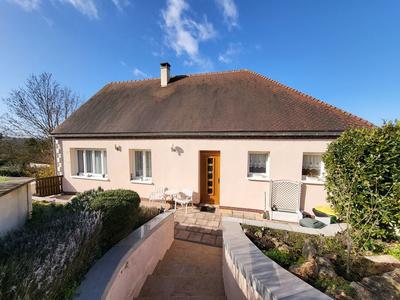 Pavillon - 220 m² - 6 pièces