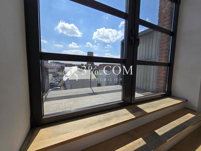 Loft - 133 m² - 4 pièces