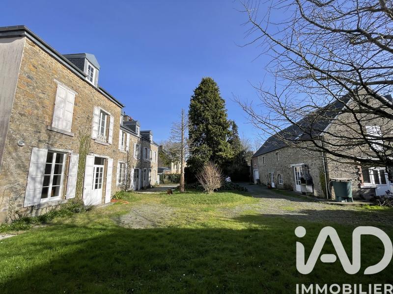 Maison - 200 m² - 8 pièces