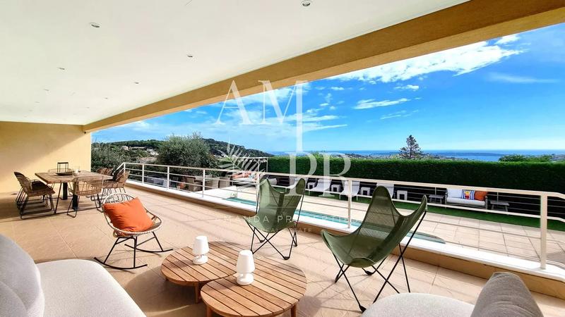 Villa - 233 m² - 5 pièces