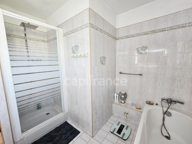 Maison - 182 m² - 7 pièces