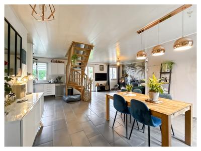 Maison - 110 m² - 4 pièces