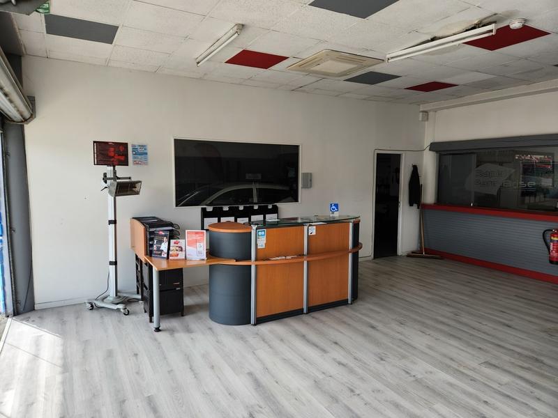 Local commercial - 200 m²
