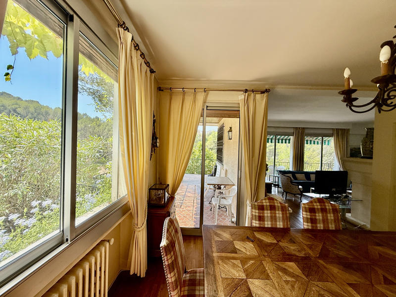 Maison - 400 m² - 9 pièces