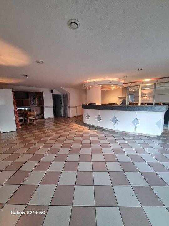 Maison ancienne - 350 m² - 16 pièces