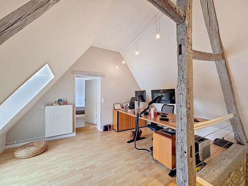 Maison - 210 m² - 8 pièces