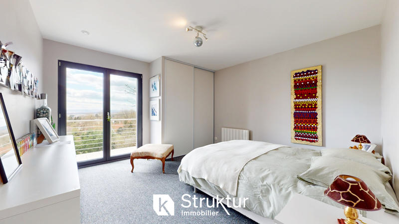 Villa - 280 m² - 9 pièces