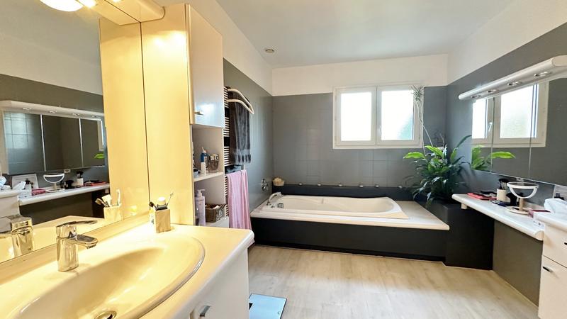 Maison contemporaine - 182 m² - 5 pièces