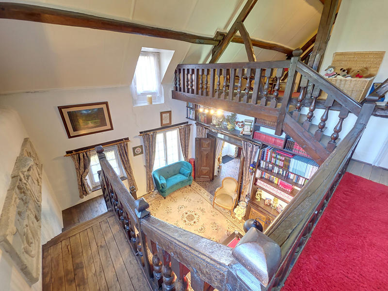 Maison - 261 m² - 11 pièces