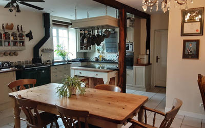 Maison - 240 m² - 7 pièces