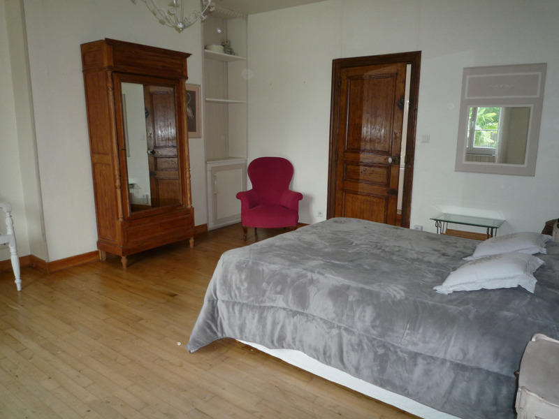 Maison - 380 m² - 15 pièces