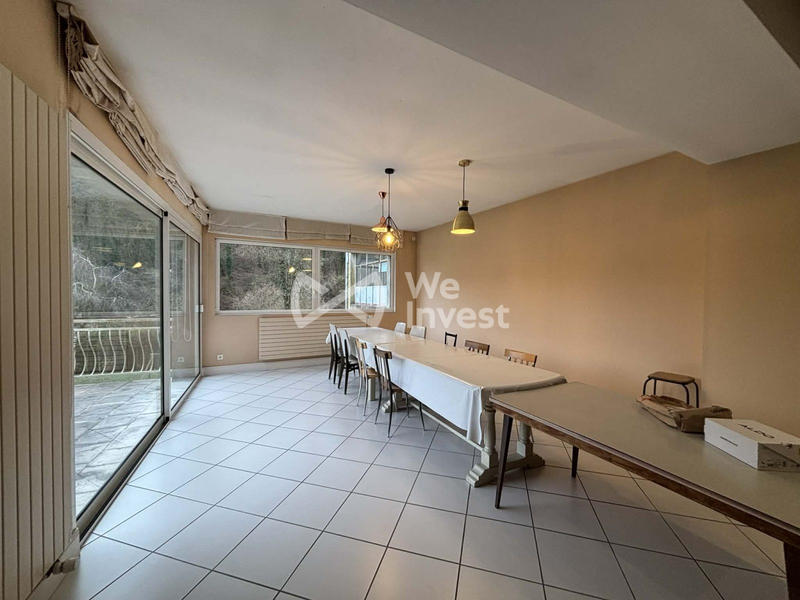 Maison - 228 m² - 8 pièces