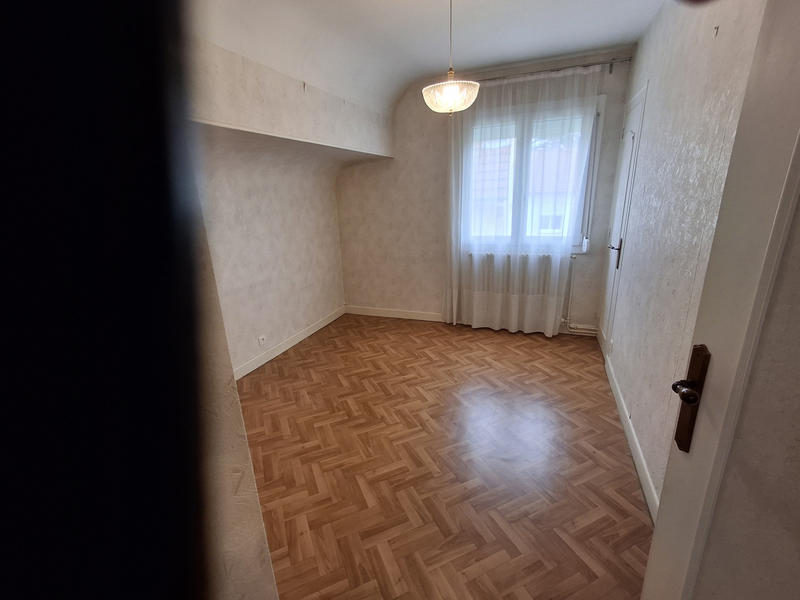 Maison - 95 m² - 5 pièces