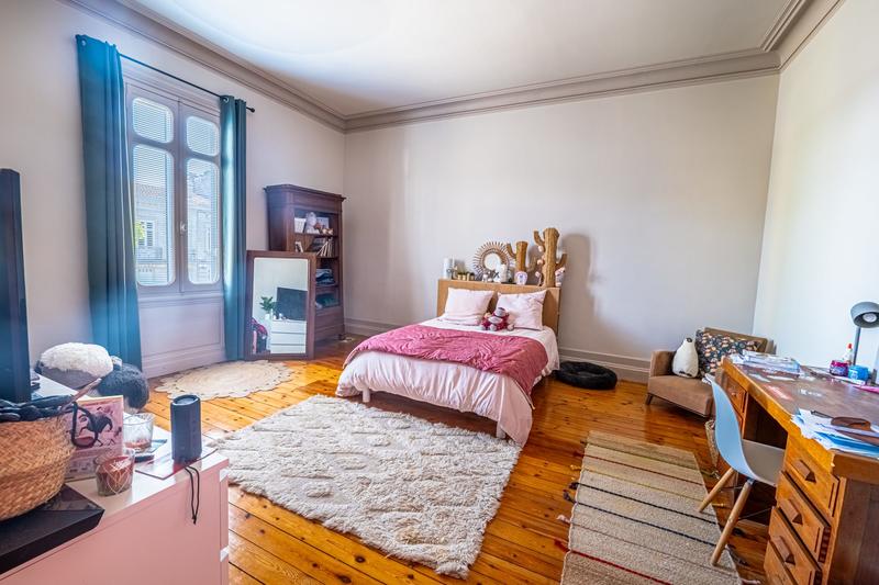 Maison - 345 m² - 8 pièces