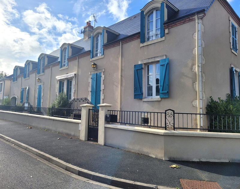 Maison - 346 m² - 10 pièces