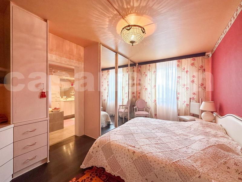 Maison - 234 m² - 6 pièces