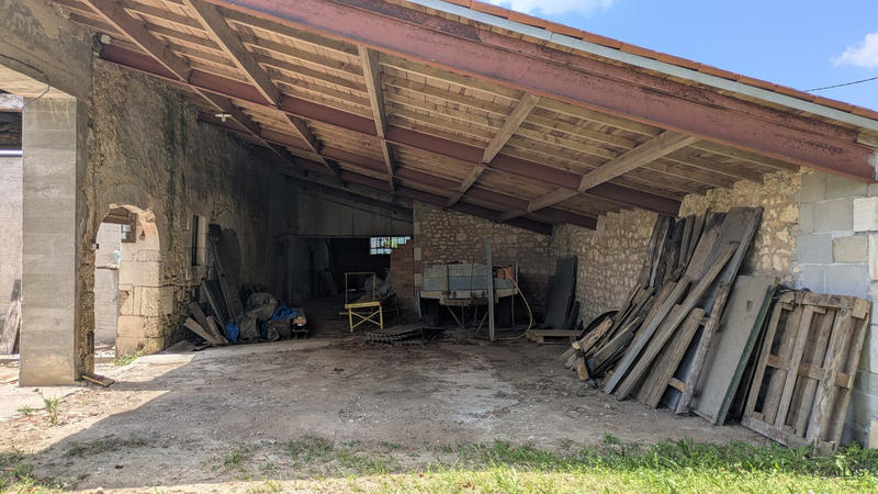 Maison ancienne - 690 m² - 7 pièces