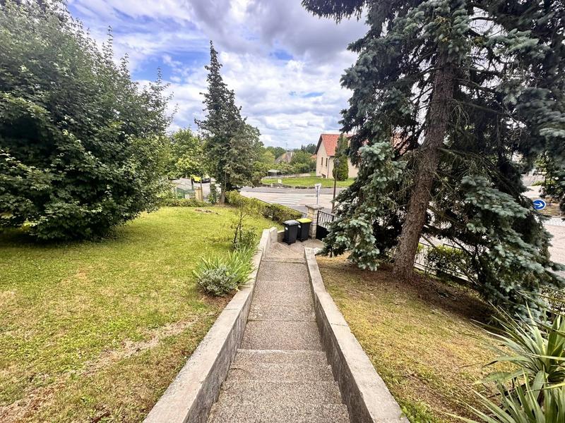 Maison - 300 m² - 8 pièces