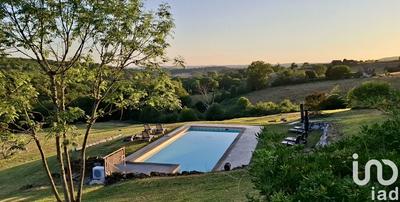 Maison - 462 m² - 10 pièces