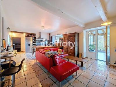 Mas - 300 m² - 11 pièces