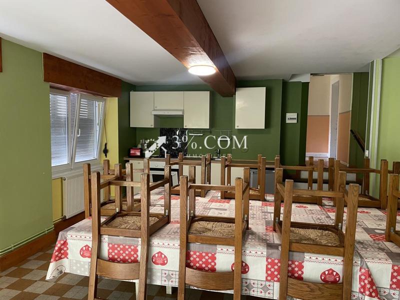 Maison - 630 m² - 25 pièces