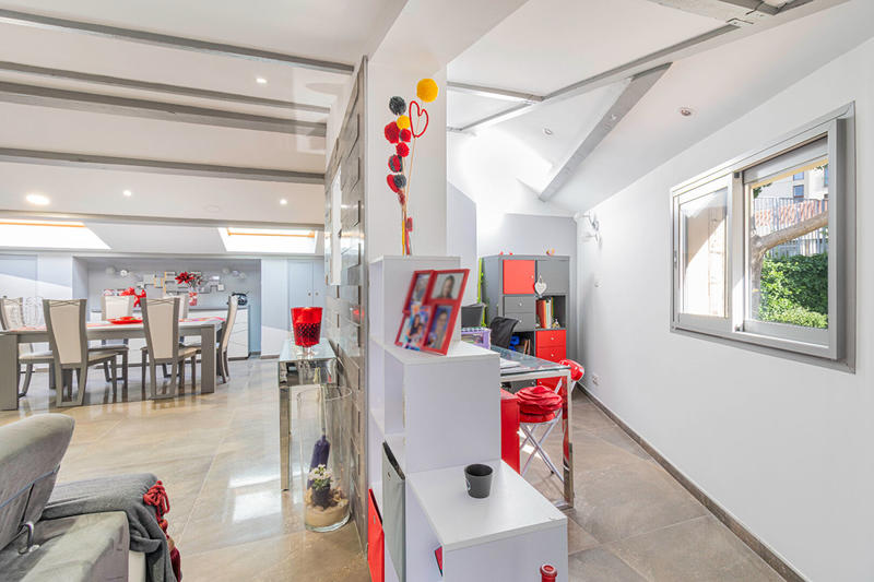 Maison - 200 m² - 4 pièces