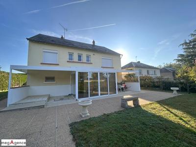 Maison traditionnelle - 102 m² - 5 pièces