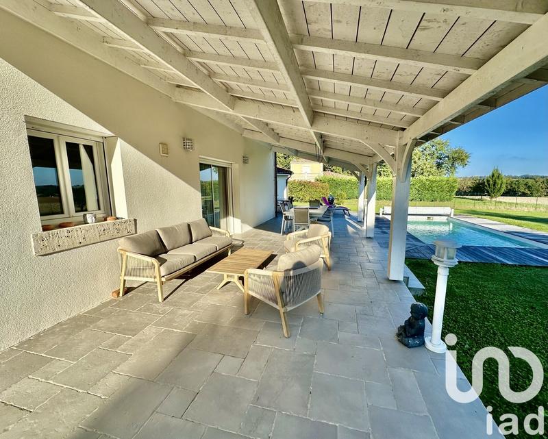 Maison - 180 m² - 10 pièces