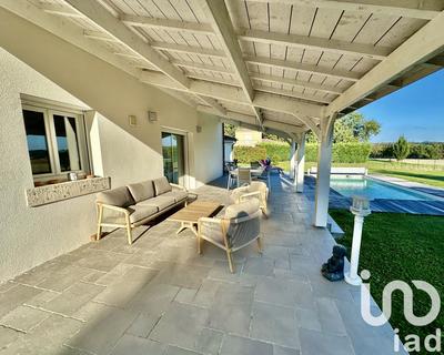 Maison - 180 m² - 10 pièces