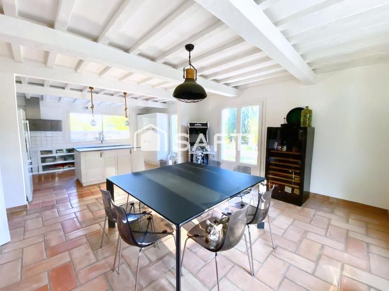 Maison - 267 m² - 8 pièces
