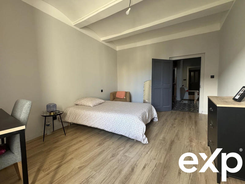 Maison traditionnelle - 400 m² - 12 pièces