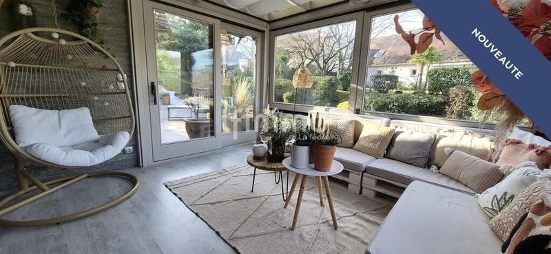 Maison - 226 m² - 8 pièces