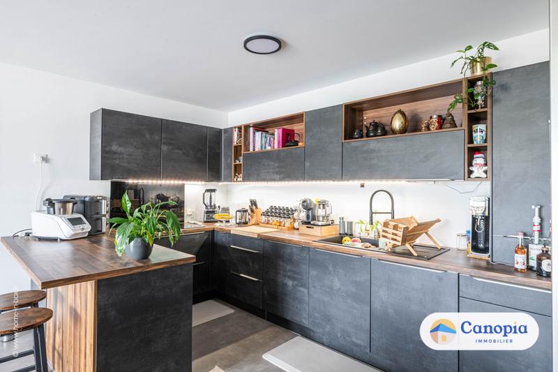 Appartement - 100 m² - 5 pièces